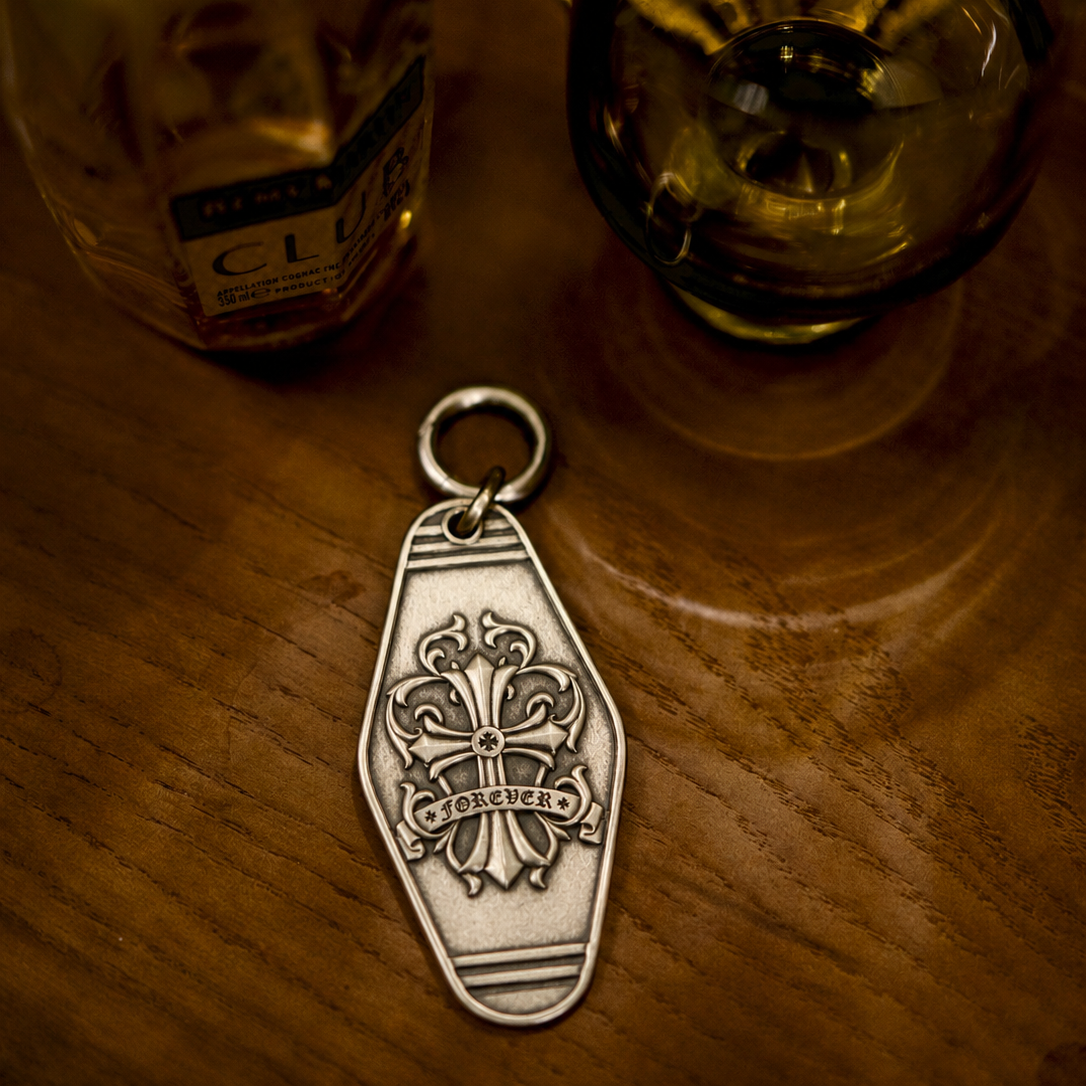 Fleur-de-Lis Crest Personalized Keychain